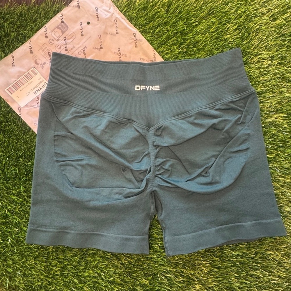 Dfyne impact shorts 4.5" pine large